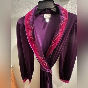 Vintage Lisanne Velvet Purple Robe